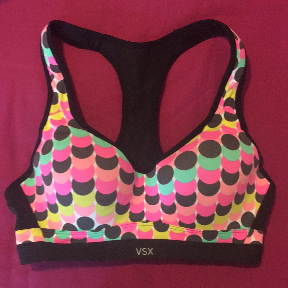 NWOT Victoria's Secret 32B Sports Bra -never worn